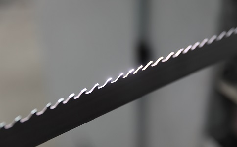三亚双金属带锯条产生切削噪音的原因具体有哪些？